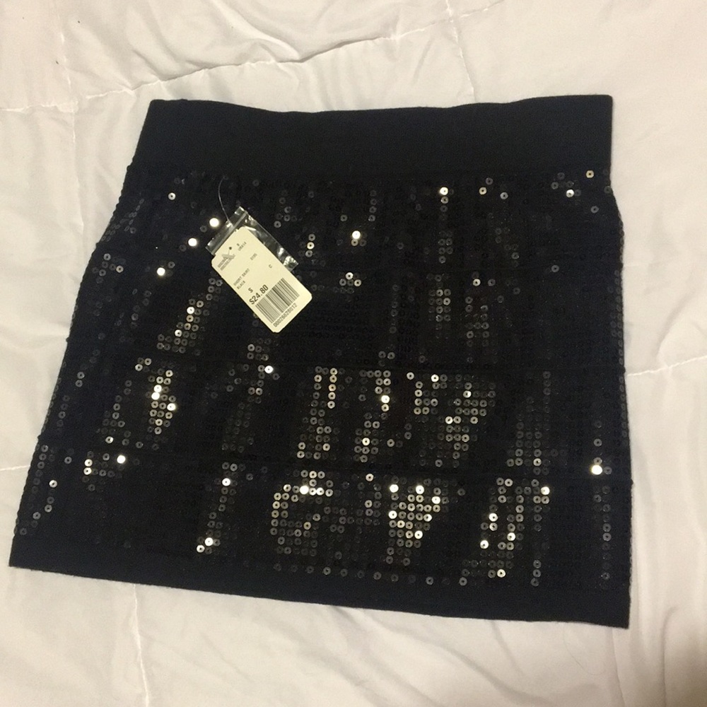 Black short skirt sequins